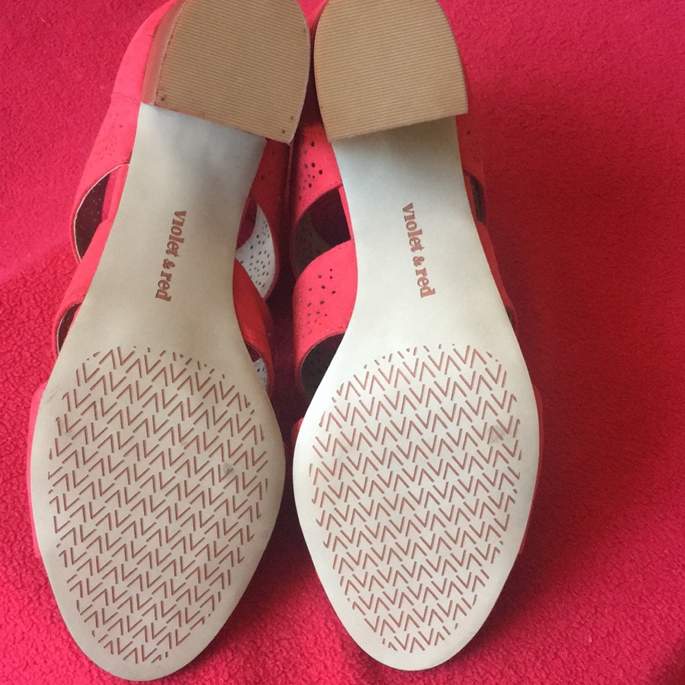 Violet and Red Shoes - Picture 5 of 7